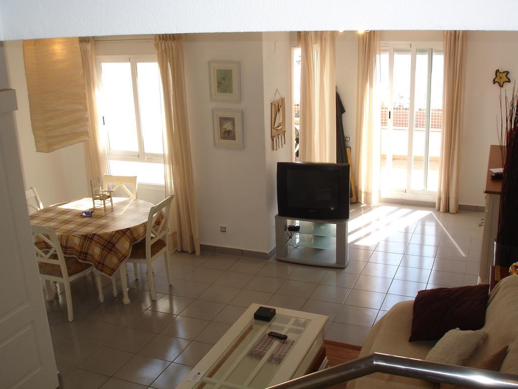 بينايدورم Villamarina Apartments - Zand Properties الغرفة الصورة